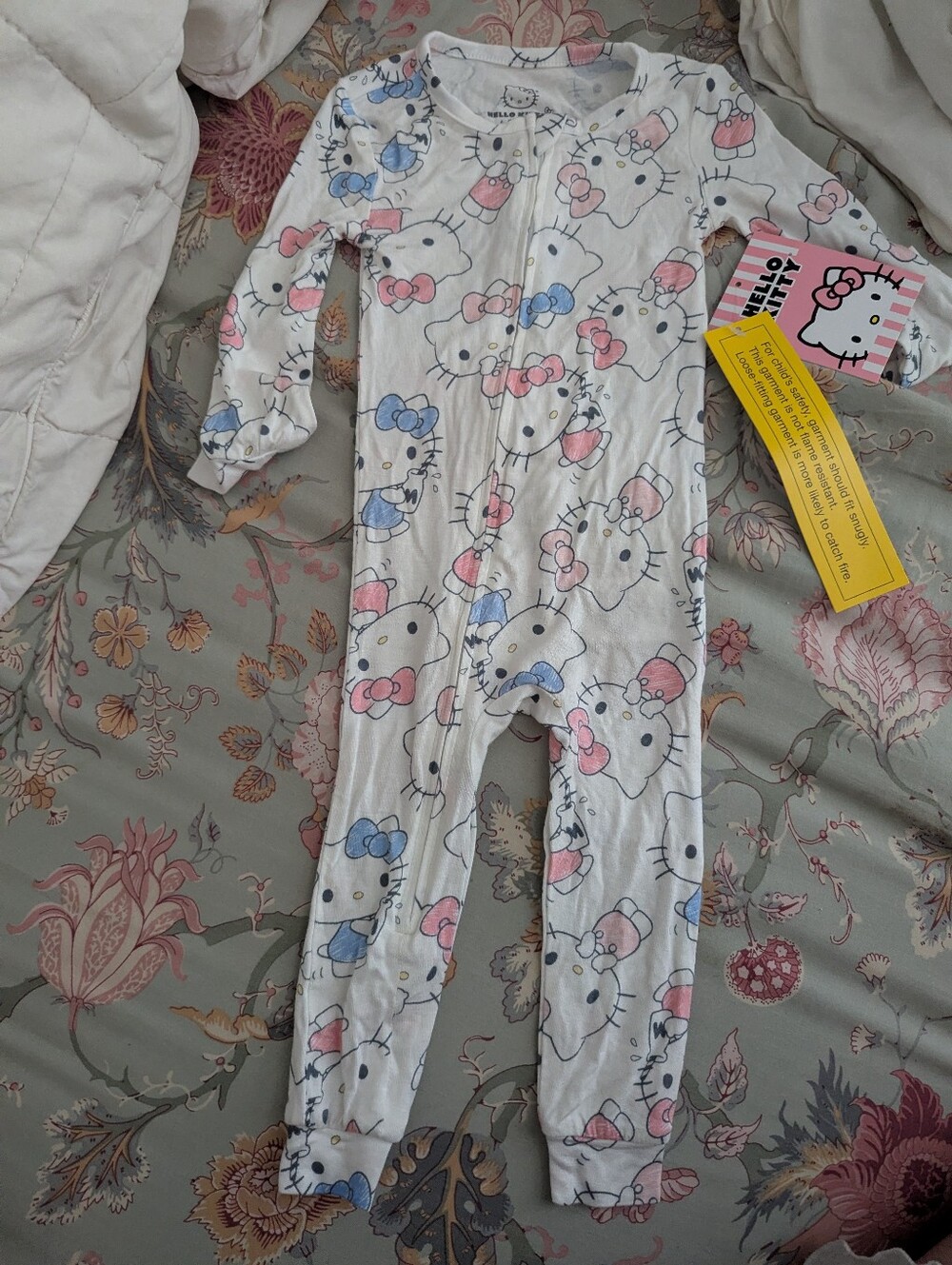 NWT Hello Kitty Sanrio Pajamas Soft Baby 12m Footless Zipper
